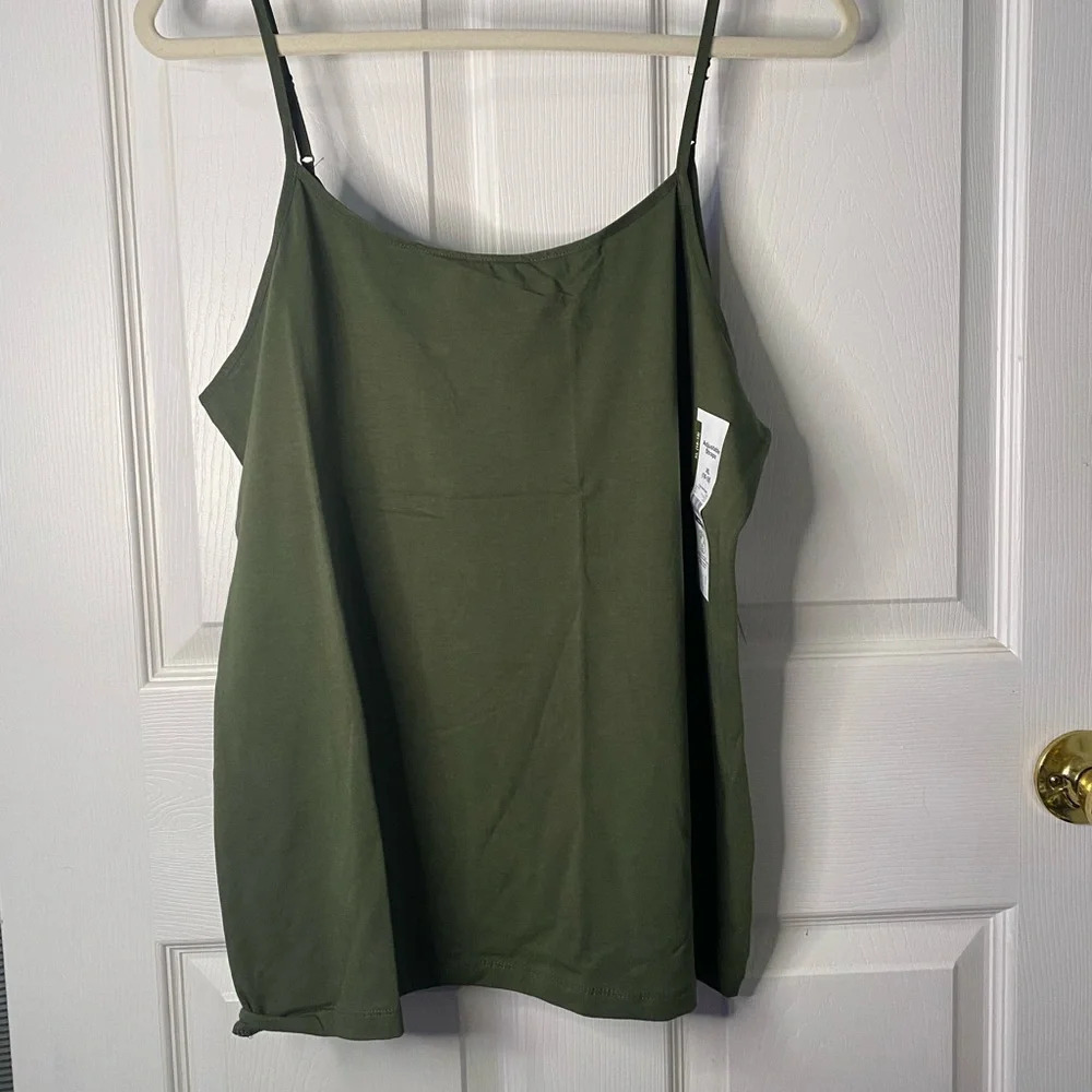 Hunter Greene, adjustable straps, tank top Time and True - Picture 9 of 9